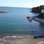 Jolie Maison Terrasse Et Idealement Situee * Cerbère