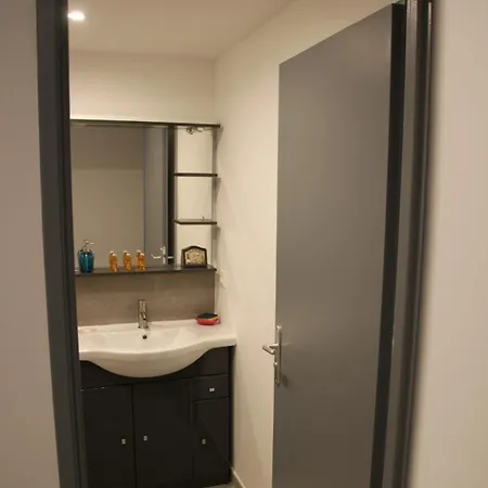 Jolie Maison Terrasse Et Idealement Situee * Cerbère